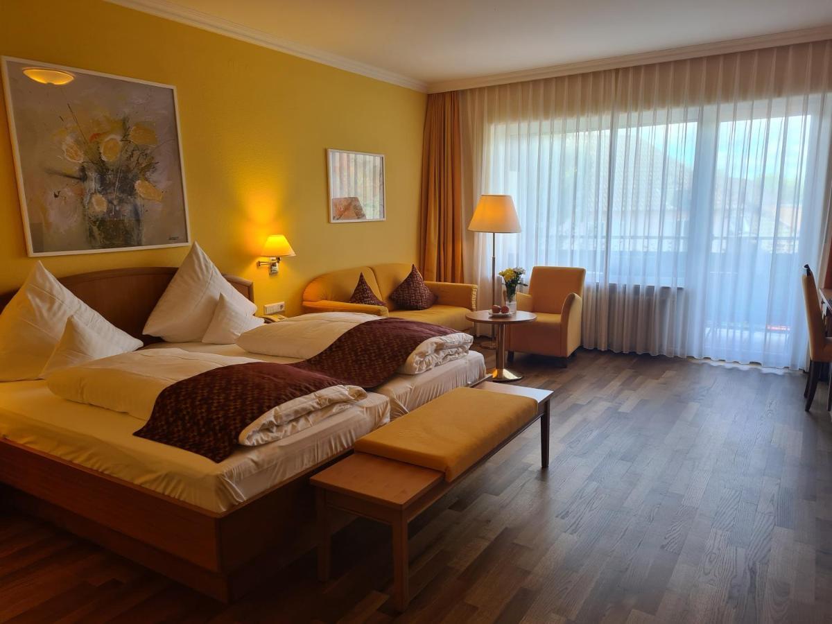 Hotel Anna บาเดนไวเลอร์ ภายนอก รูปภาพ