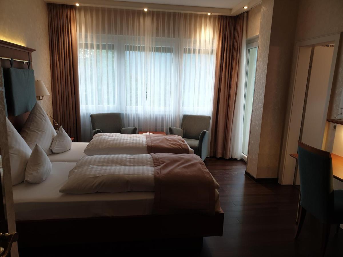 Hotel Anna บาเดนไวเลอร์ ภายนอก รูปภาพ