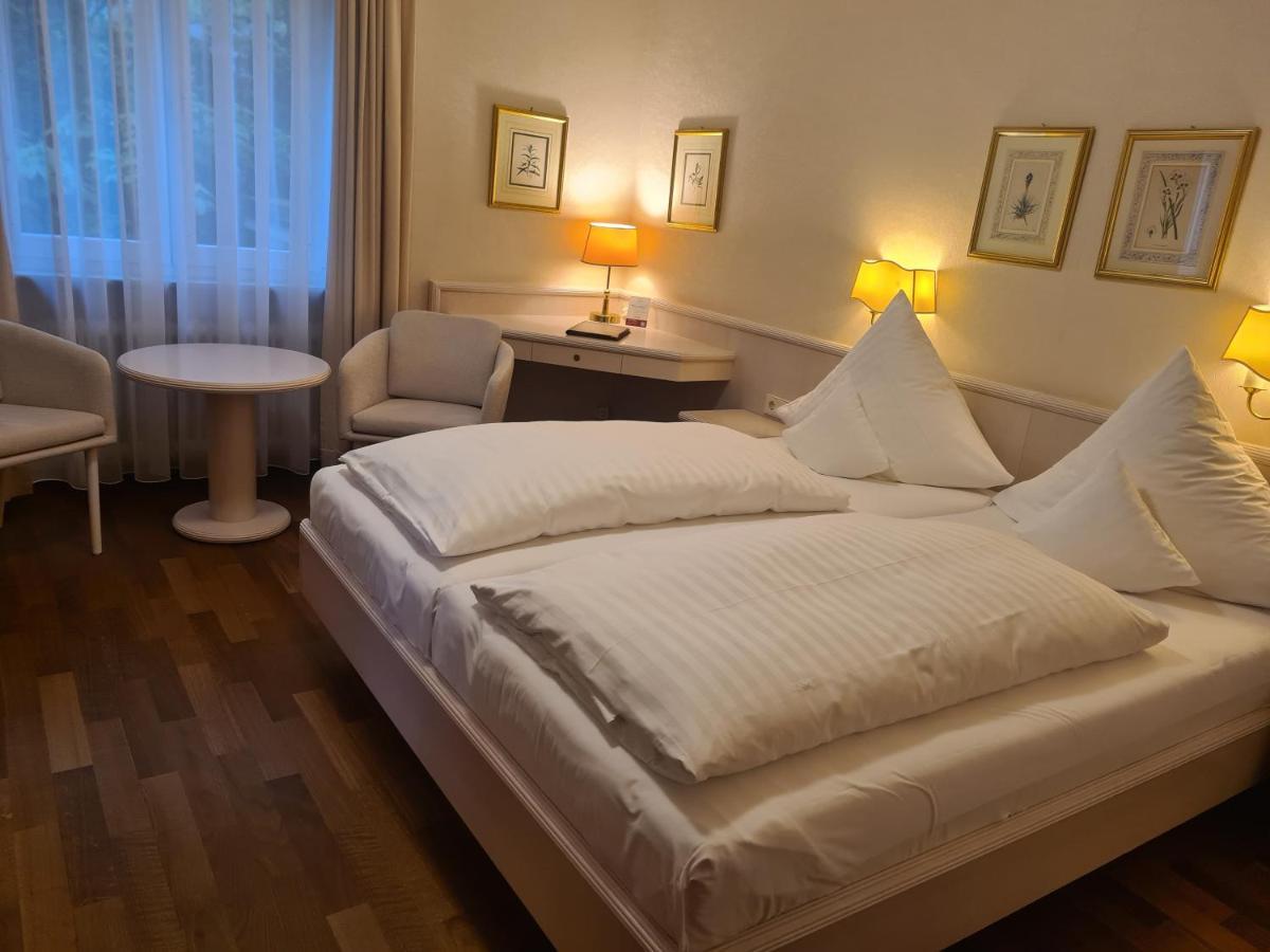 Hotel Anna บาเดนไวเลอร์ ภายนอก รูปภาพ