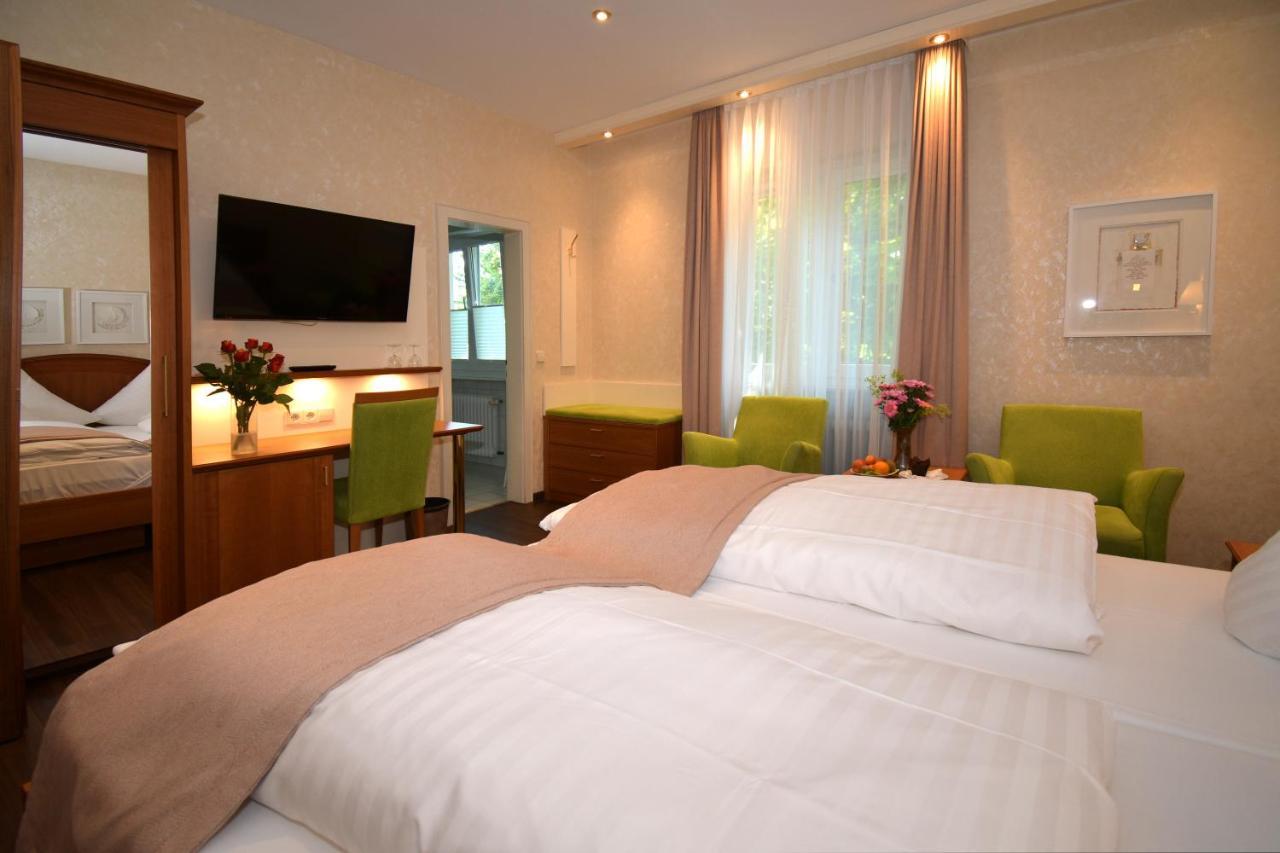 Hotel Anna บาเดนไวเลอร์ ภายนอก รูปภาพ