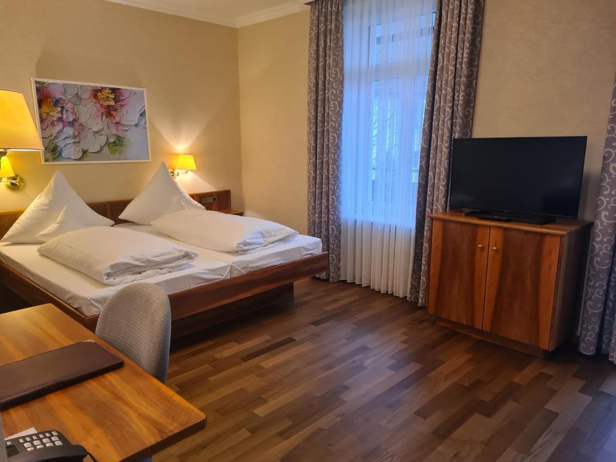 Hotel Anna บาเดนไวเลอร์ ภายนอก รูปภาพ