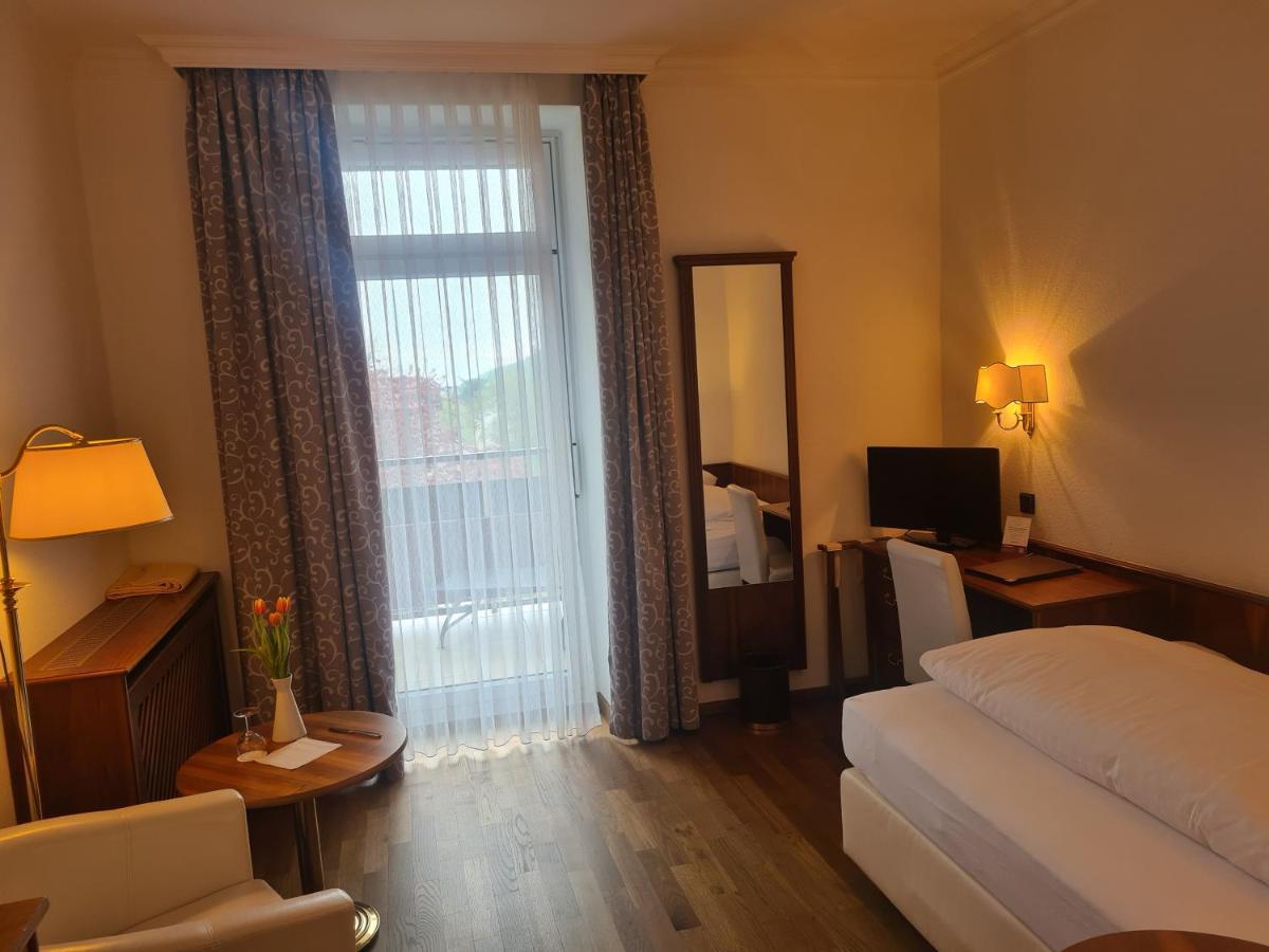 Hotel Anna บาเดนไวเลอร์ ภายนอก รูปภาพ