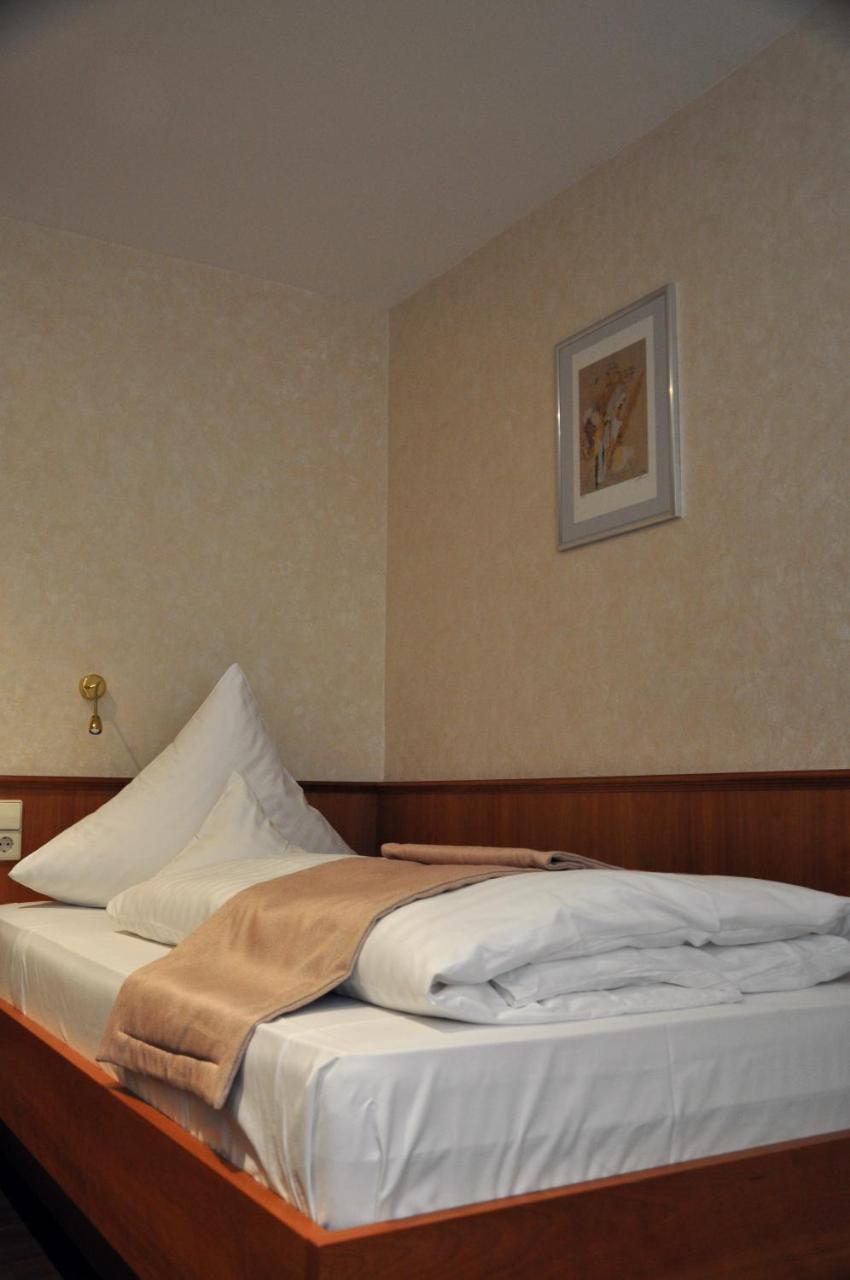Hotel Anna บาเดนไวเลอร์ ภายนอก รูปภาพ