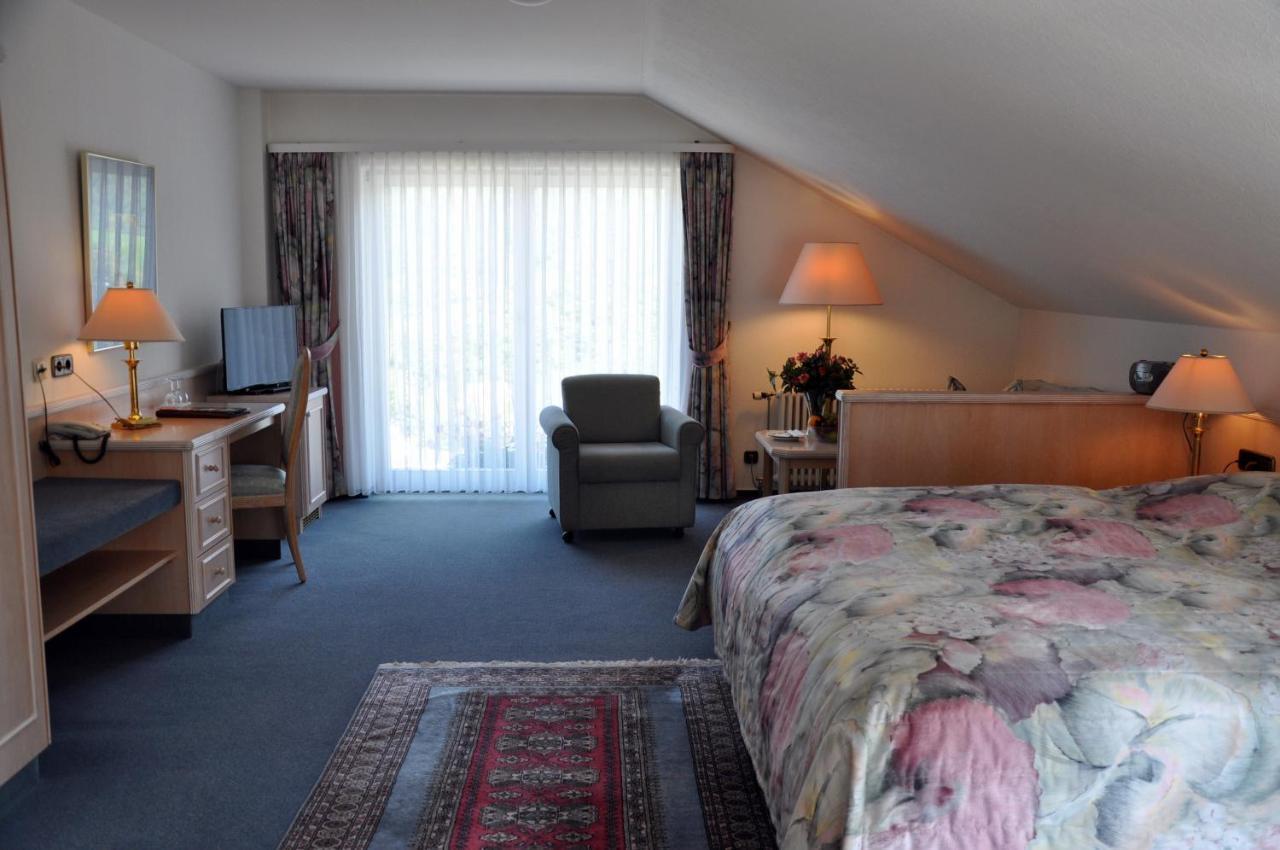 Hotel Anna บาเดนไวเลอร์ ภายนอก รูปภาพ